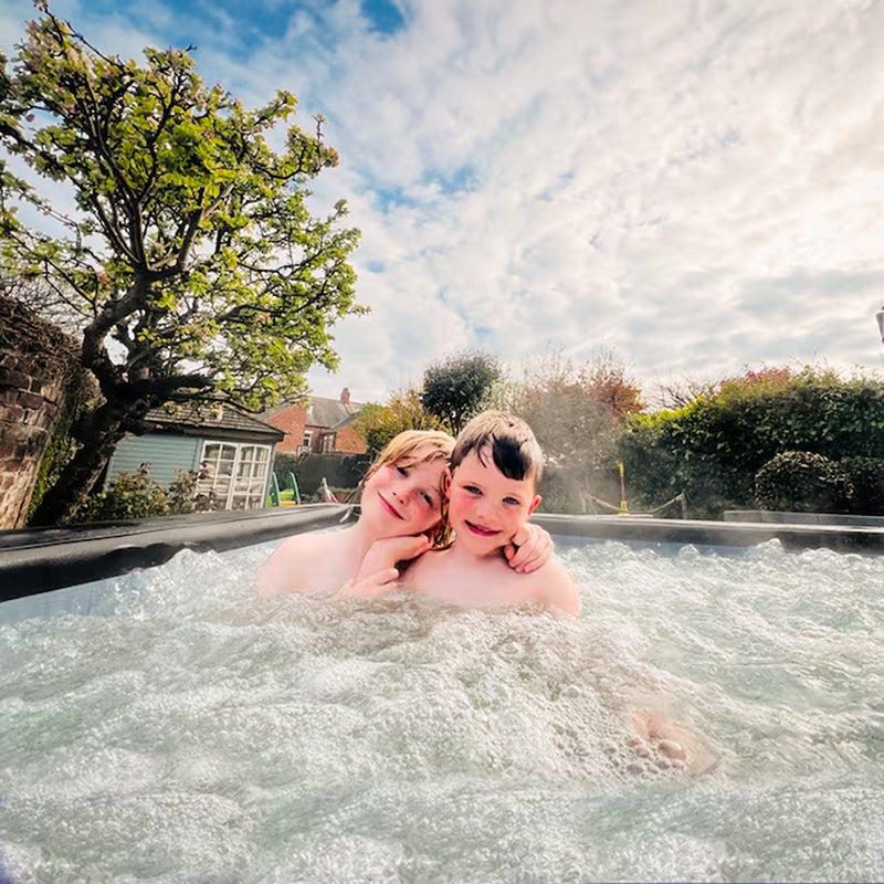 90 Jet 6 -Person round Hot Tub (Cover Included)